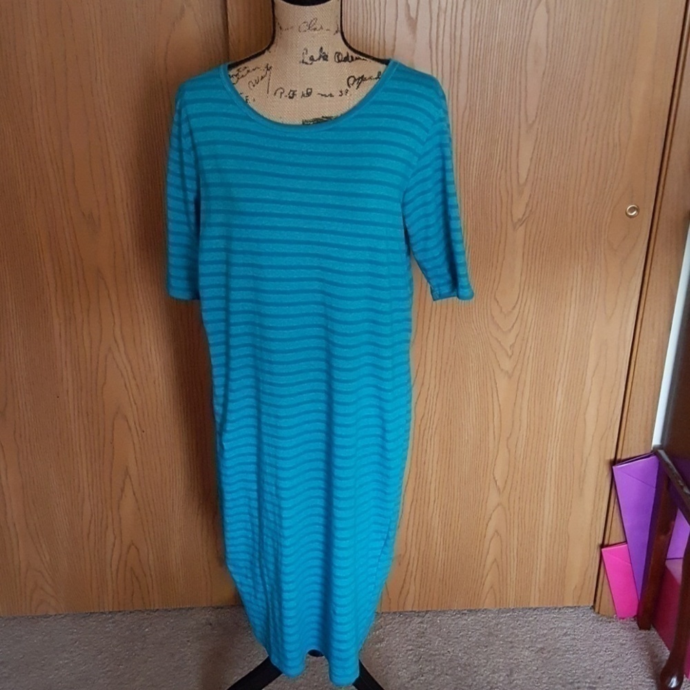 2xl lularoe blue stripes Julia. Like new